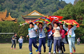 追逐阳光放飞梦想