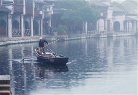 在雨中