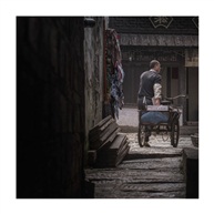 《生活在古镇》2