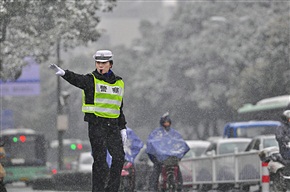 《风雪交加》