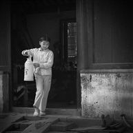 《 打水 》