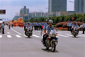 《护航》