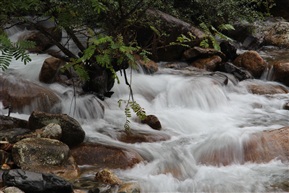 山涧小溪