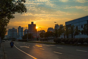 夕阳下
