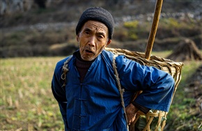 《老农》