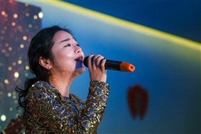 女歌手