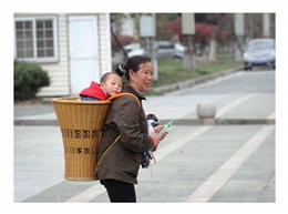 《都市小背篓》