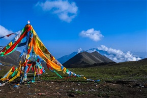 山顶经幡
