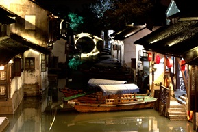 等候夜游