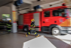 警铃响起