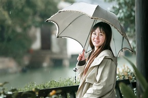 雨中游古镇