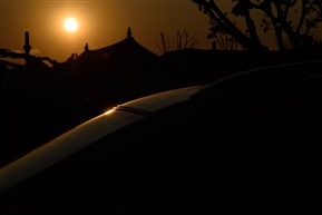 光
