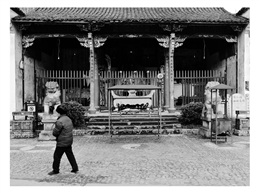 走过宗庙