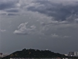 大雷雨后（二）