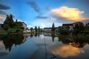 水鄉金雲