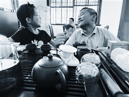 俩小辩茶