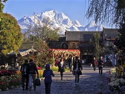 丽江古城玉龙雪山