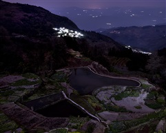 云南三月行之七十八《元阳多依树山村夜景》