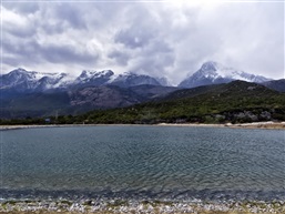 远眺玉龙雪山