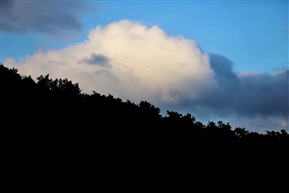 蓝天白云青山绿水