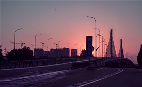 晨曦里的昆太桥