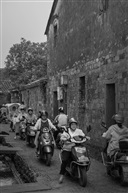 《奔波》