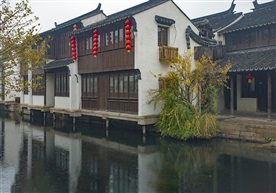 《古镇吊脚楼》
