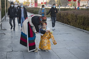 《母子俩》