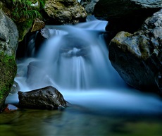 山涧溪流