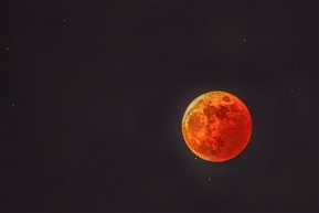 红月亮遇上天王星