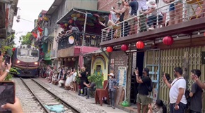 《百年火车道》越南系列（42））