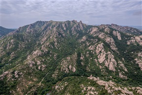 岠嵎山上
